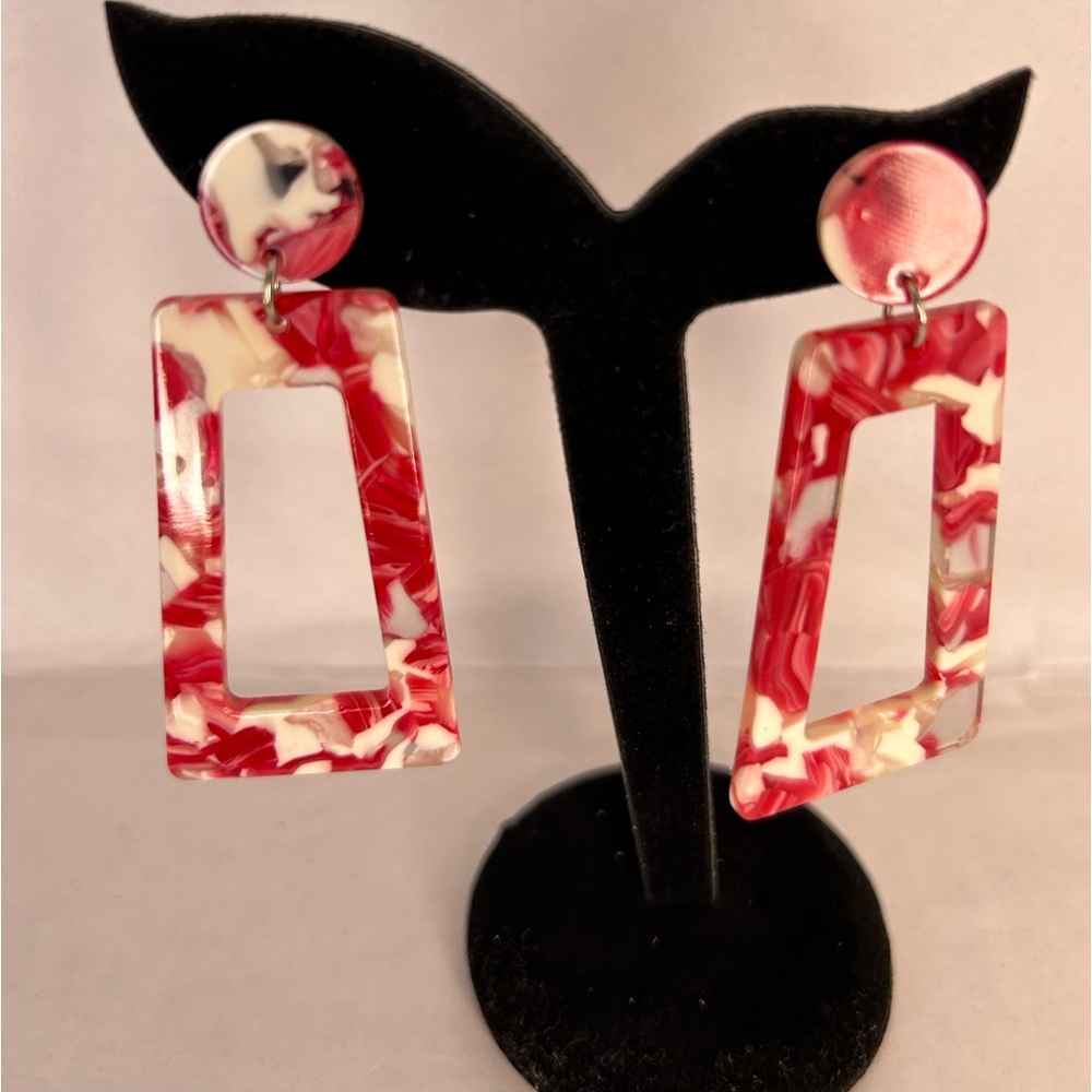 NEW Lightweight Geometric Pierced Ladder and Round Shape Acrylic Long Earrings